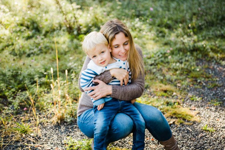 photo d'une maman avec son petit garcon au parc de Sauvabelin Lausanne