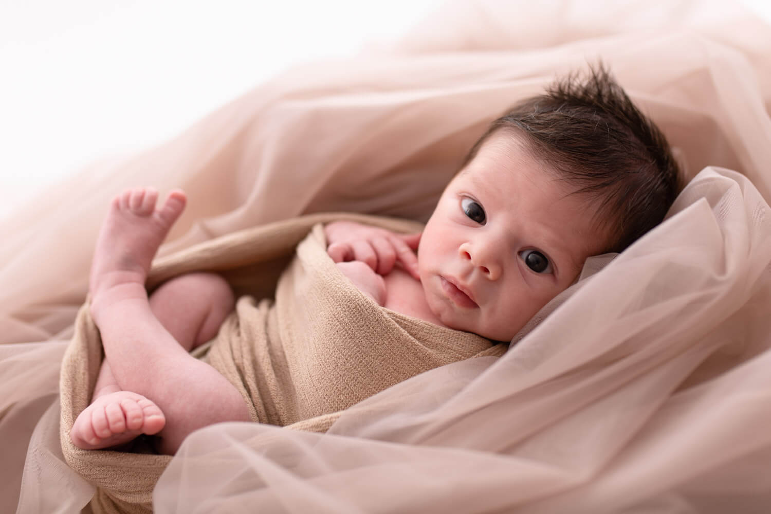 photographe lausanne bebe nouveau ne studio newborn 100 1