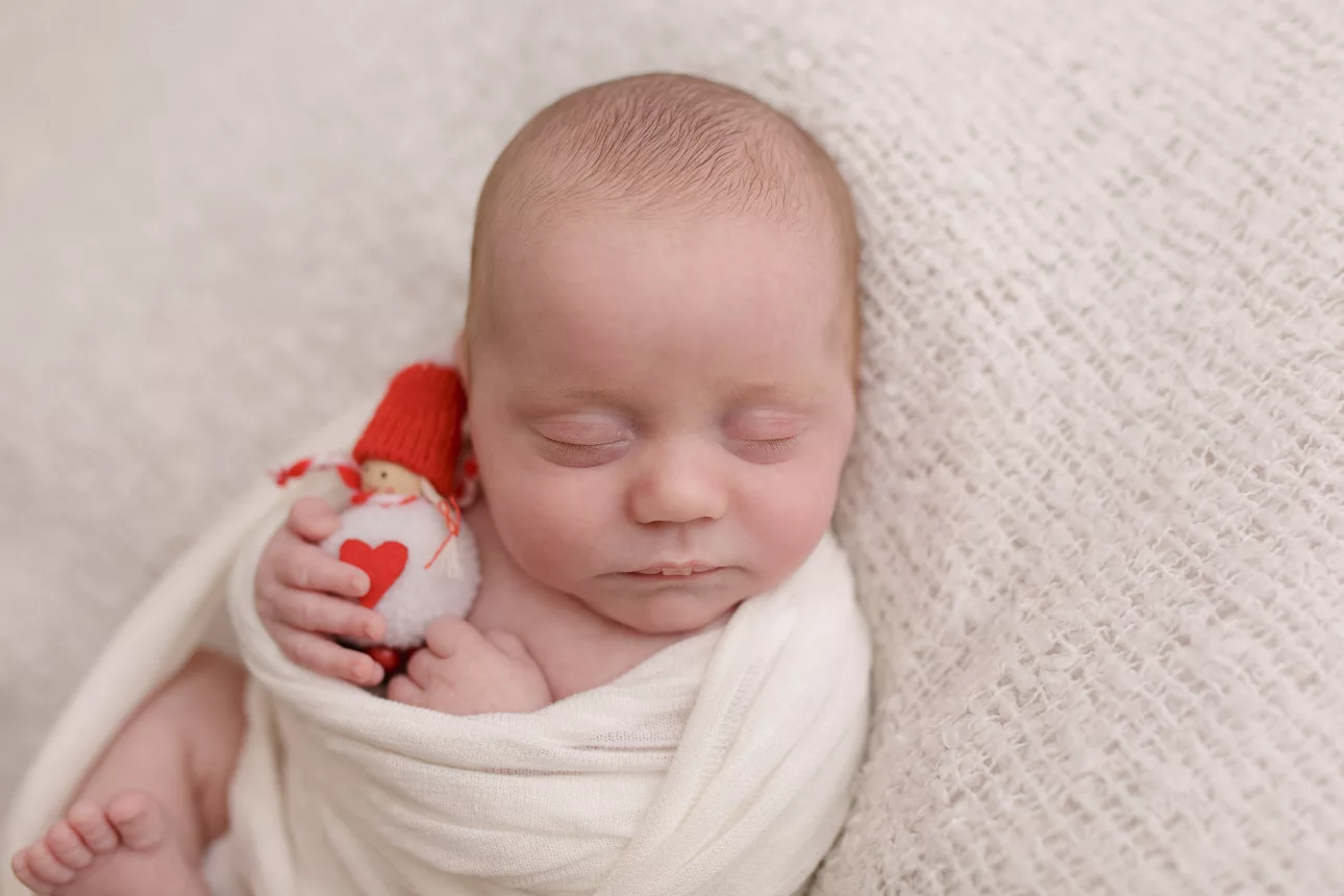 Newborn photographer Switzerland seance photo bebe nouveau ne lausanne vevey fribourg