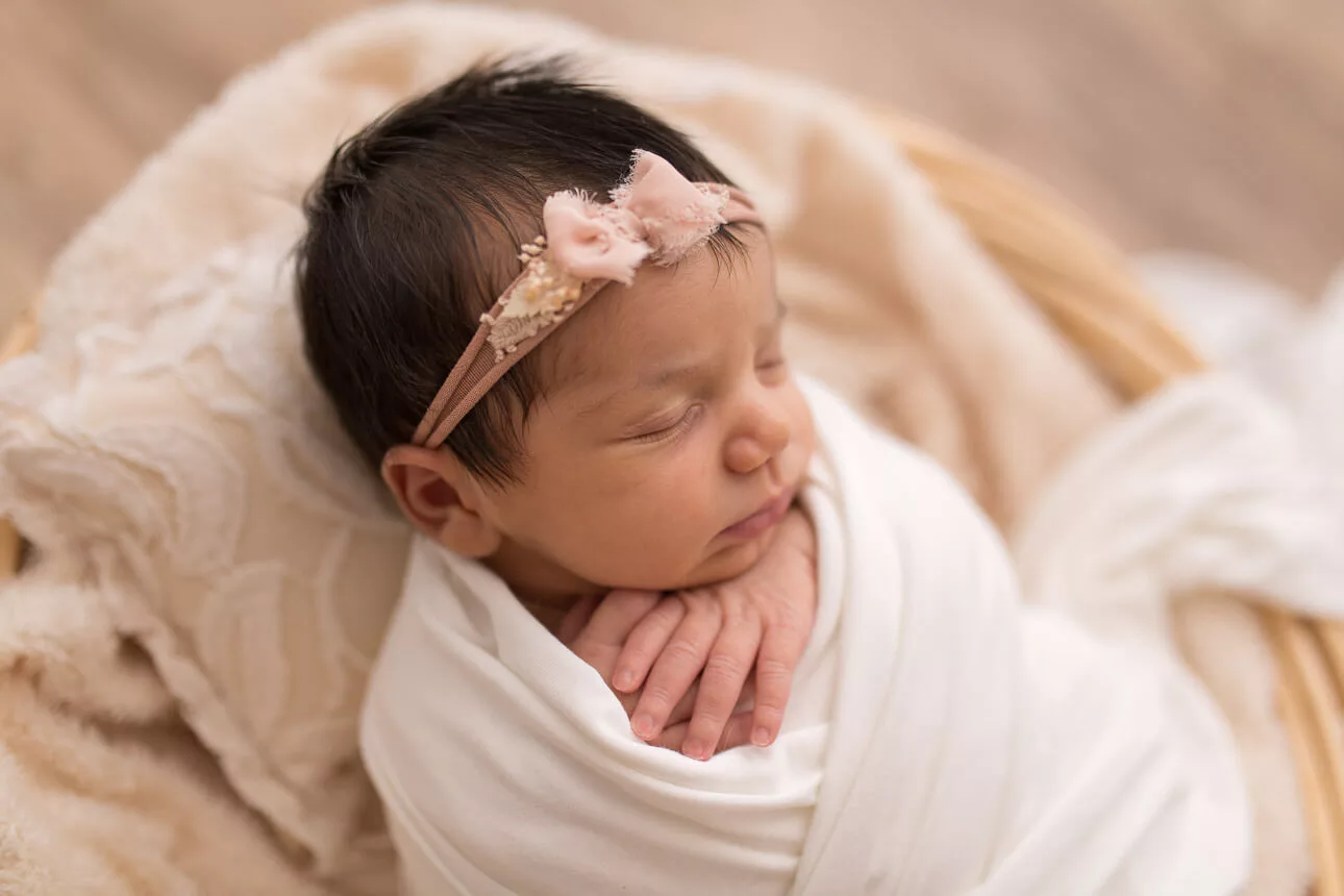 photographe naissance lausanne bebe fille