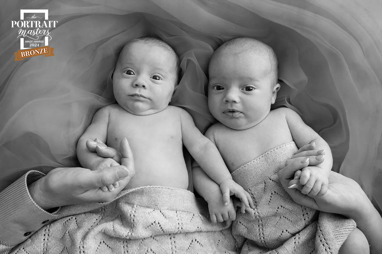 Séance photo nouveau-né Lausanne et Vevey seance photo nouveau ne jumeaux